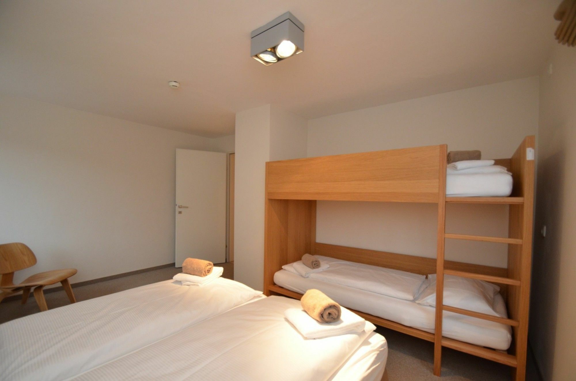 Apartmenthouse 5 Seasons - Incl Summer Card By In One *